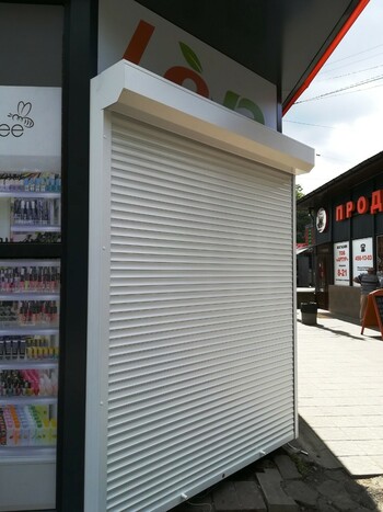 защитные ролеты для торгового павильона