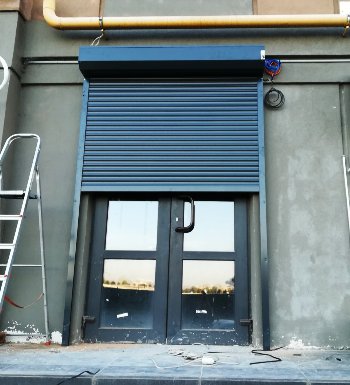 обслуживание защитных роллет