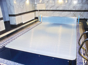 ролеты для бассейна