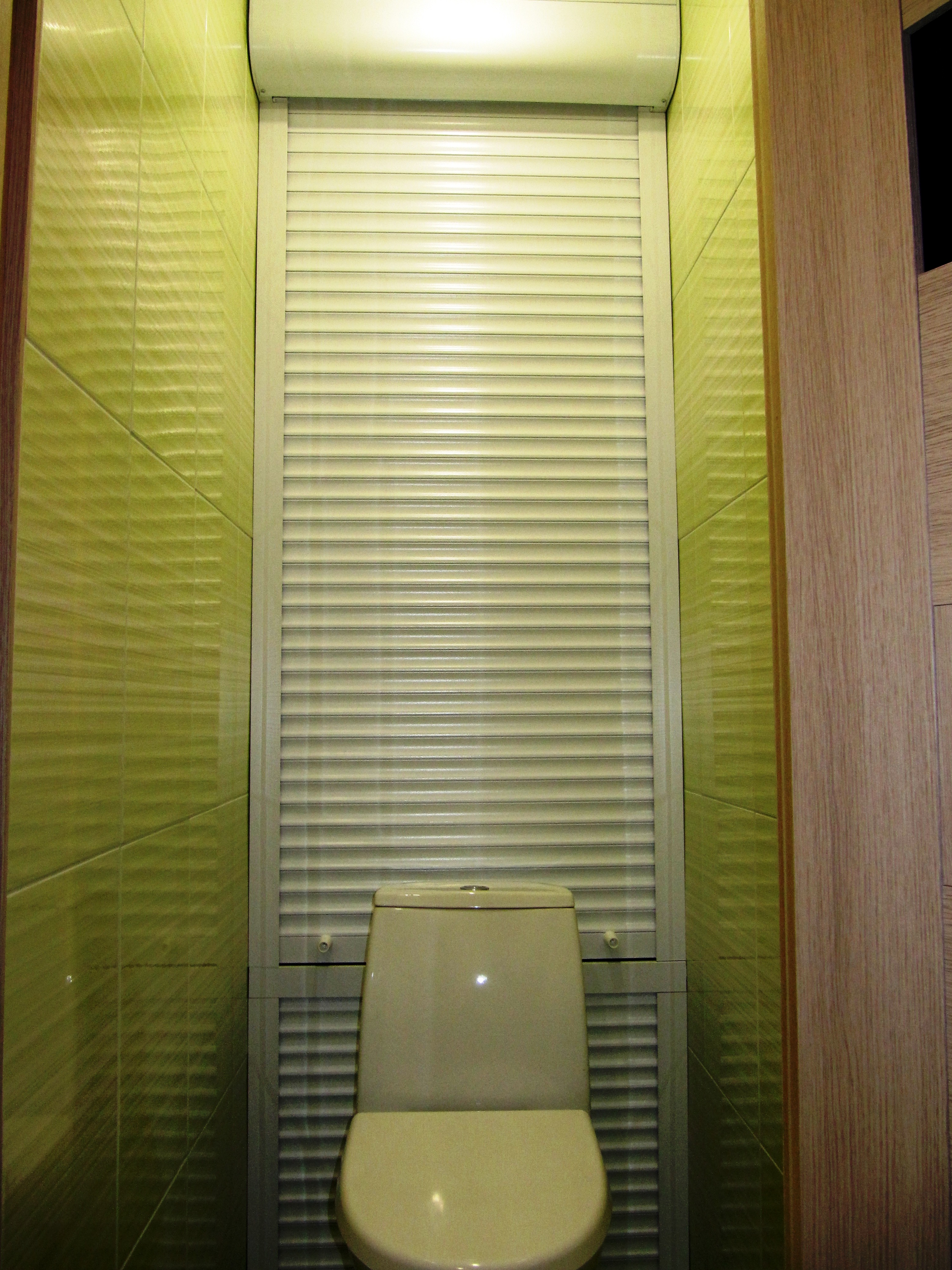 купить сантехнические рольставни в туалет