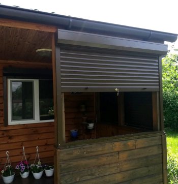 защитные ролеты на дом из бруса