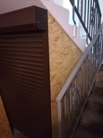 защитные ролеты в подъезд